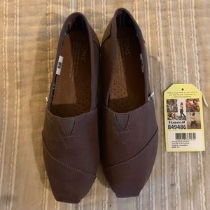 Classic canvas Ash Toms. Size 7.5. New with tags